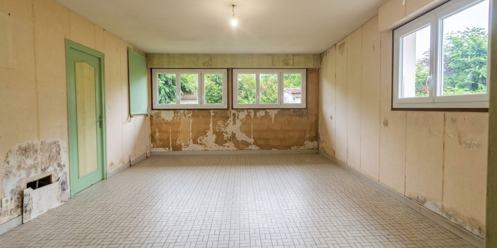 maison à ST PIERRE DU MONT (40280)